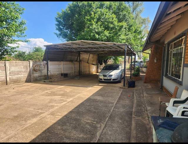 4 BEDROOM HOUSE FOR SALE IN LYDENBURG